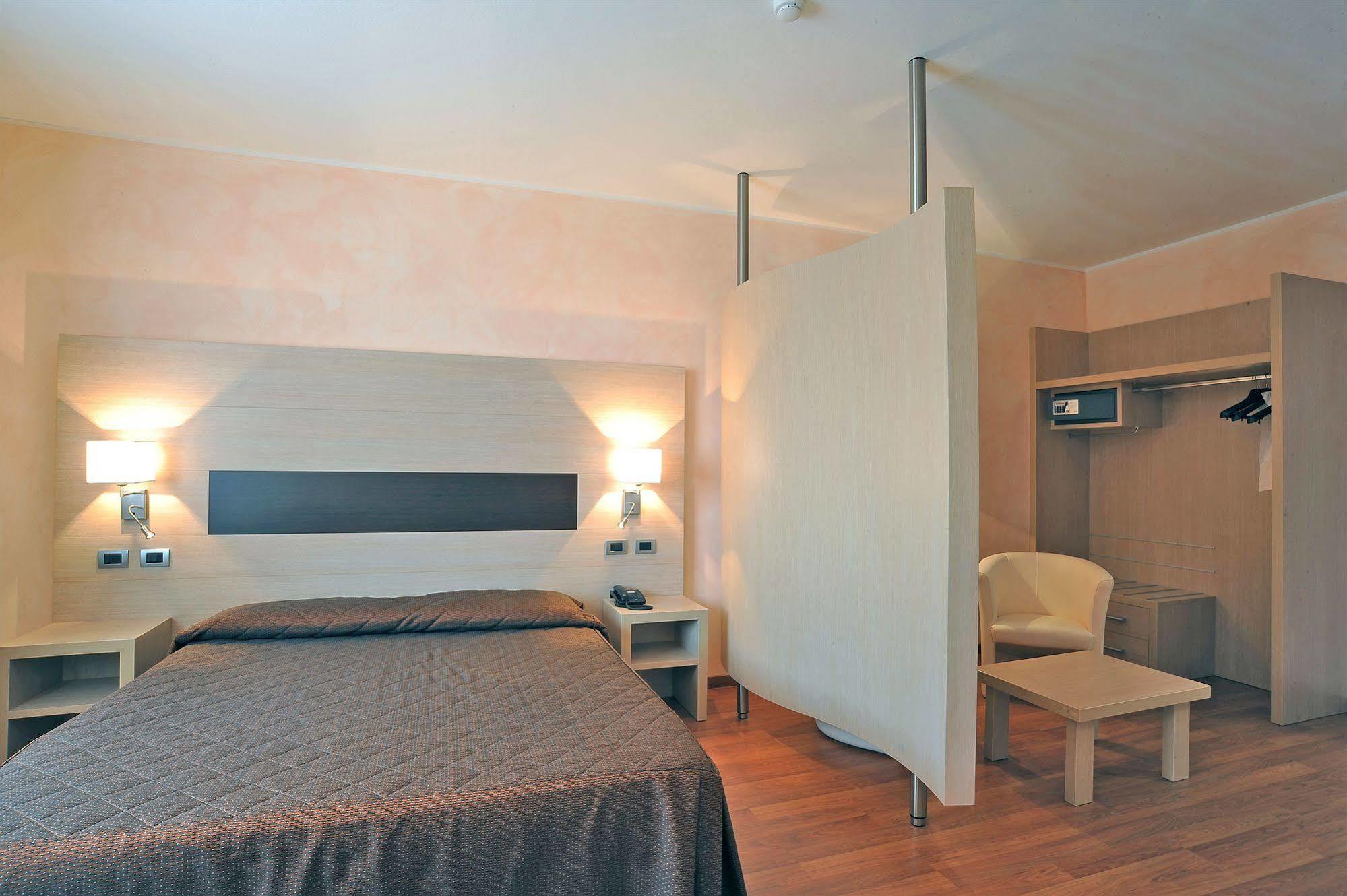 Hotel Arthur Solignano Nuovo Ngoại thất bức ảnh